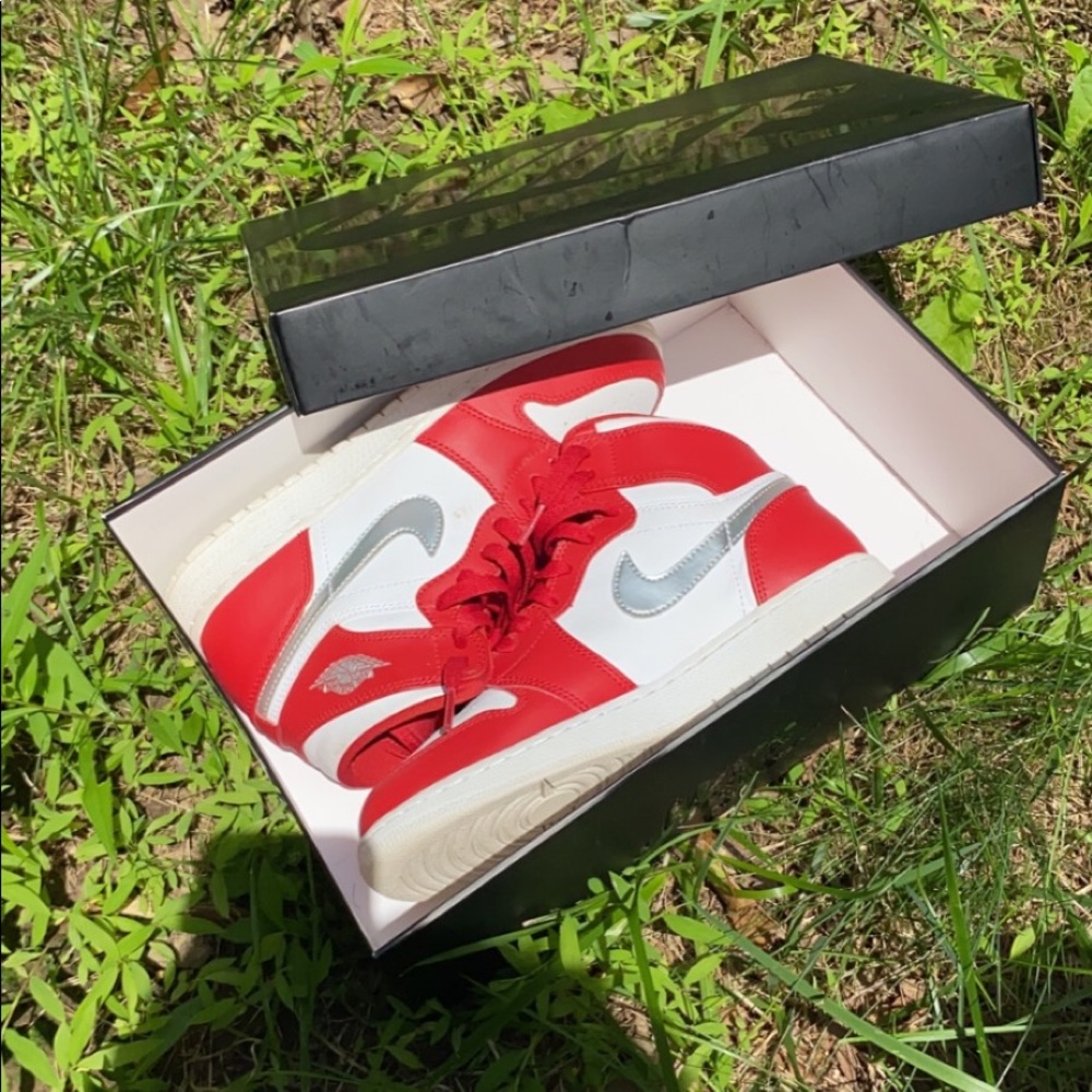 Silver Medal jordan 1s